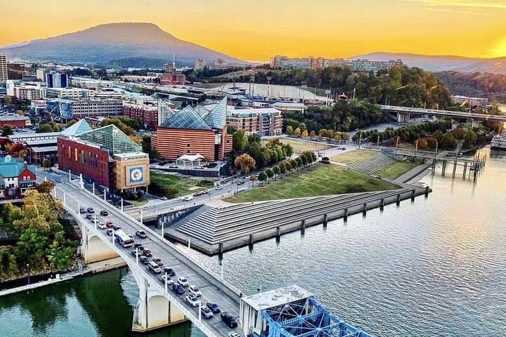 Downtown Chattanooga Helicopter Tour: Private 7-Minute Aerial Flight Over the Riverfront photo 5