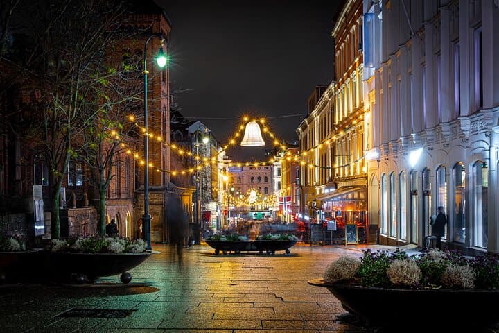 Oslo Christmas Walking Tour: Frogner Park to Spikersuppa Market photo 4