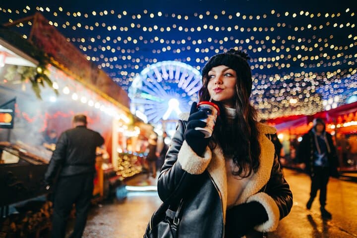 Oslo Christmas Walking Tour: Frogner Park to Spikersuppa Market photo 1
