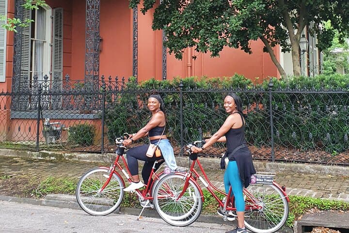 New Orleans Garden District and Cemetery Bike Tour: Mansions, Cemeteries & Irish Channel photo 3