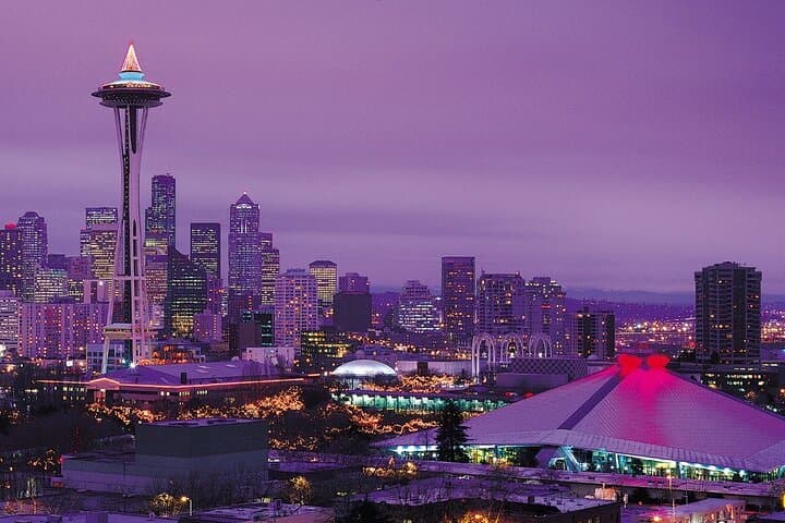 Seattle’s Yuletide Magic: Christmas Wonderland Private Tour Guide