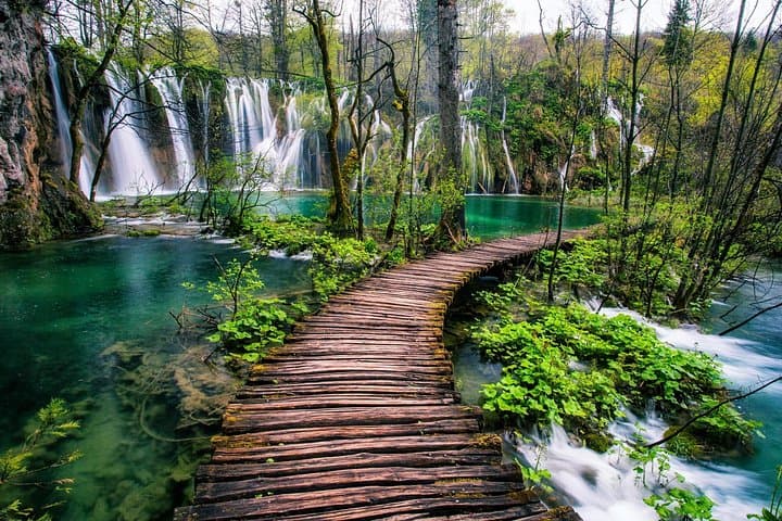 Zadar to Plitvice Lakes Day Trip: Walk the Falls, Take the Boat, Explore Old Town photo 4