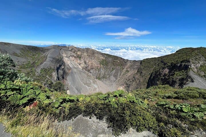 Irazú Volcano Day Trip: Cartago Basilica, Craters & Orosi Valley Views photo 2