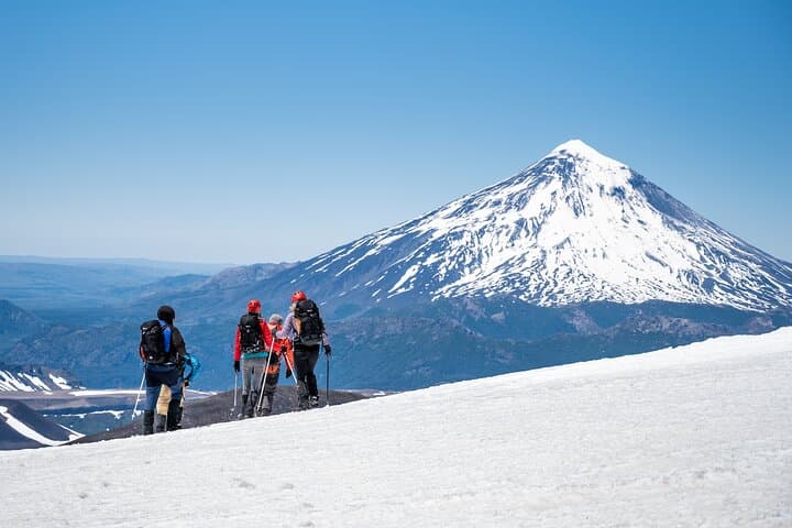 Summit Quetrupillán: Guided Ascent from Pucón to the Glacier-Crowned Crater photo 6