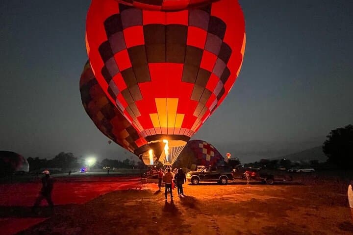 Sunrise Balloon Flight Over Teotihuacan: Hot Air, Pyramids & Breakfast photo 4