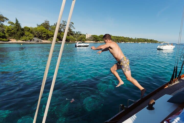 Private Classic Yacht Sailing in Cannes: Half-Day Côte d'Azur Cruise photo 4
