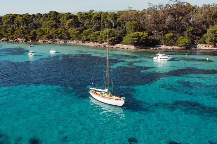 Private Classic Yacht Sailing in Cannes: Half-Day Côte d'Azur Cruise