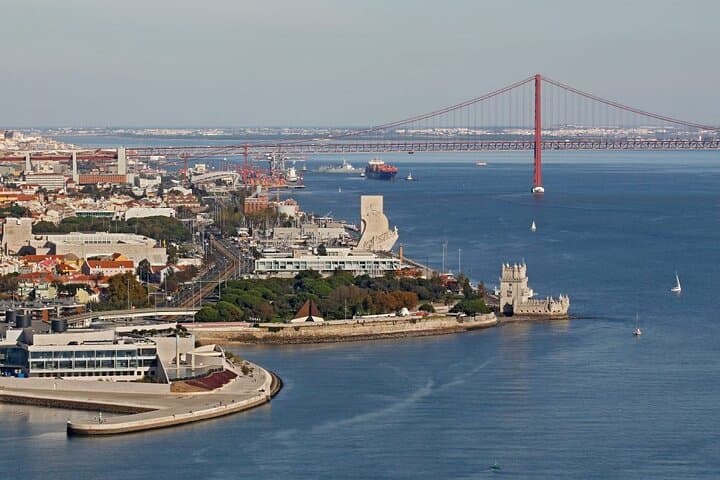 Helicopter Tour Over Belém: Lisbon Aerial Flight Above the Tagus photo 4