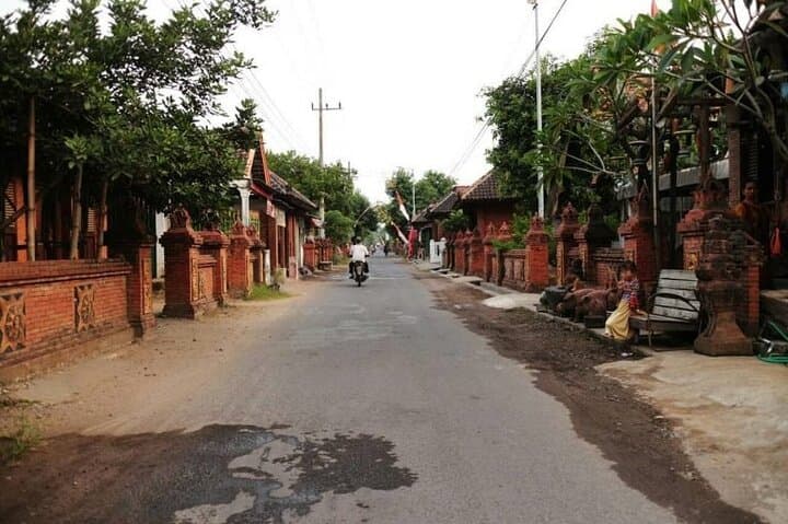 Explore Trowulan: One-Day Majapahit Temple History Tour from Surabaya photo 2