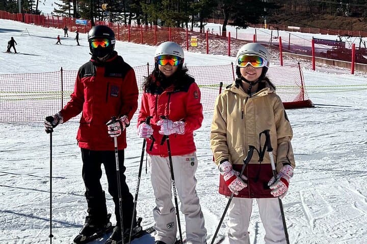 Day Trip from Seoul to Jisan Forest Ski Resort — Beginner-Friendly Skiing & Sledding photo 6
