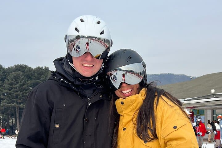 Day Trip from Seoul to Jisan Forest Ski Resort — Beginner-Friendly Skiing & Sledding photo 3