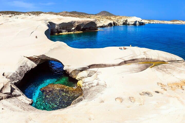 Full-Day Private Milos Boat Tour: Kleftiko, Sarakiniko & Hidden Beaches