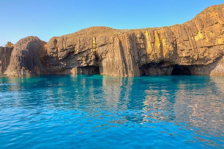Full-Day Private Milos Boat Tour: Kleftiko, Sarakiniko & Hidden Beaches photo 2