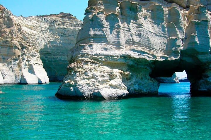 Full-Day Private Milos Boat Tour: Kleftiko, Sarakiniko & Hidden Beaches photo 4