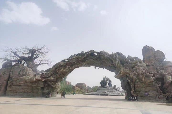 Private Full-Day Dawakun Desert Tour from Kashgar — Sand Dunes, Lake & Camels photo 4