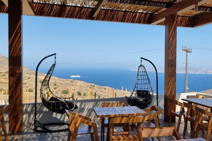 Winery Tour and Tasting in Tinos: Meet the Winemaker in Steni