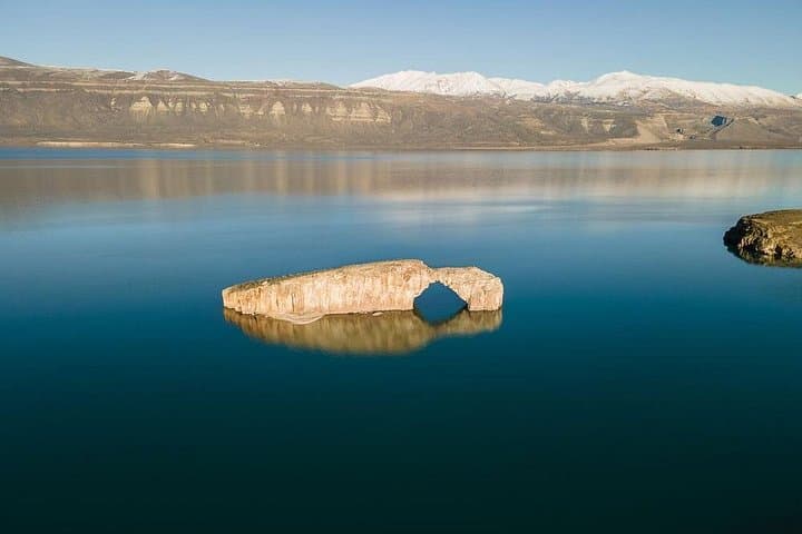 Scenic Route 41 and Lake Posadas: Full-Day Private Tour from Perito Moreno photo 1