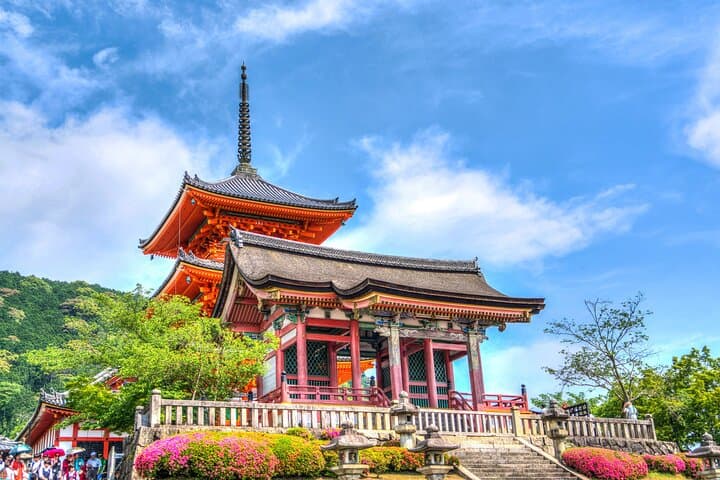 Kyoto Full-Day Ultimate Sightseeing Guide: Kinkaku-ji, Nijo, Fushimi & Gion