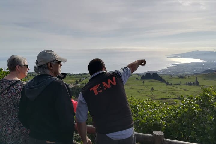 Half-Day 4x4 Sete Cidades Crater Tour from Ponta Delgada photo 4