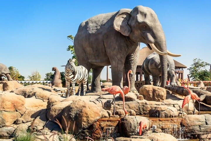Explore Dubai Safari Park: Guided Safari Journey & Wildlife Encounters photo 5
