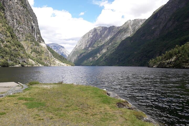 Private Norway in a Nutshell Day Tour to Stegastein & Nærøyfjord photo 5