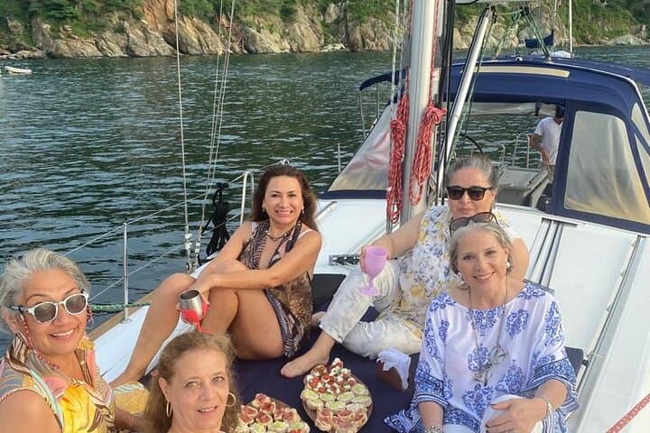 Half-Day Private Sailing Trip to Tayrona Park from Santa Marta photo 2