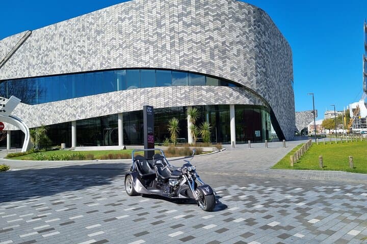 Exploring Christchurch on a V8 Chevrolet Trike Tour photo 4