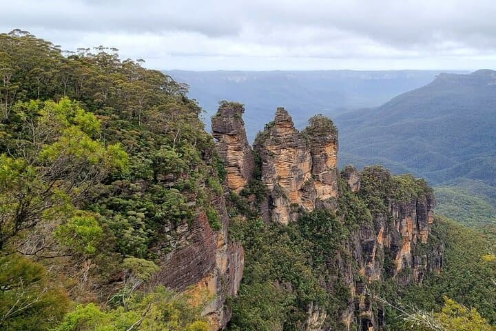 Blue Mountains Private Autumn Day Tour: Three Sisters, Windyridge & Lennox Bridge photo 3