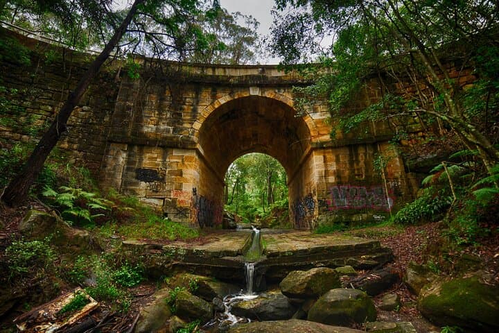 Blue Mountains Private Autumn Day Tour: Three Sisters, Windyridge & Lennox Bridge photo 5