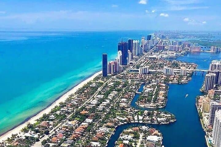 Luxury 1-Hour Private Helicopter Tour Over Miami’s Coastline photo 5