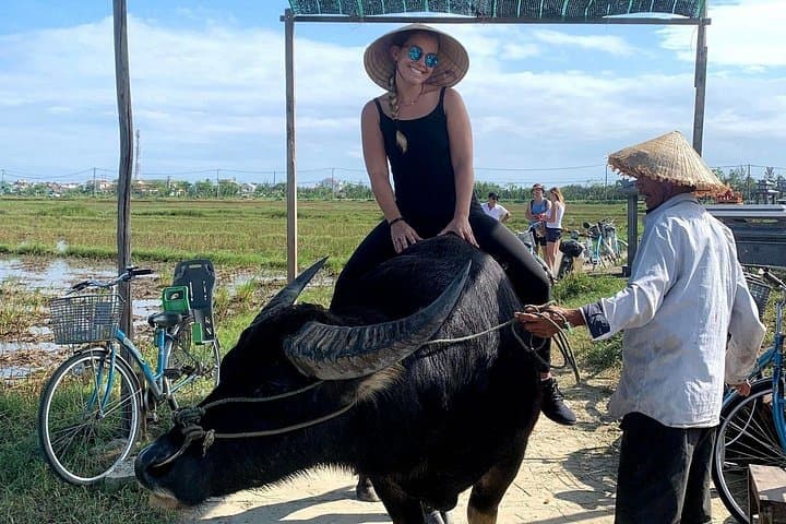 Hoi An Countryside Bike Tour to Tra Que Village: Farm Life & Rice-Field Cycling photo 2