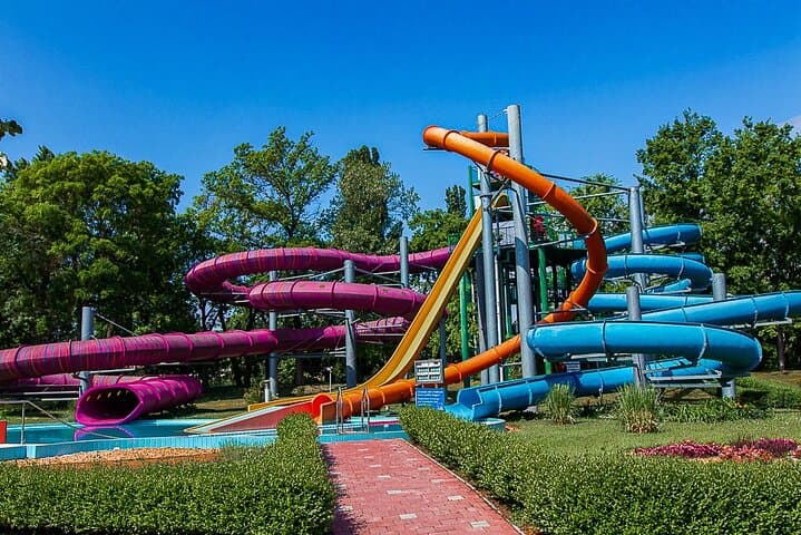 Palatinus Bath Budapest: Full-Day Thermal Pools & Family Fun on Margaret Island photo 3