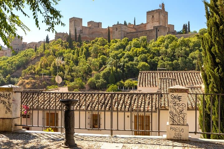 Granada Scavenger Hunt: Self-Guided City Walking Tour & Puzzle Game photo 6