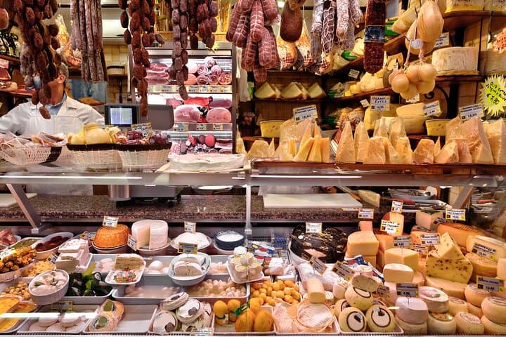 Rome Golf Cart Food Tour — 4-Hour Taste of Testaccio & Historic Sights photo 3