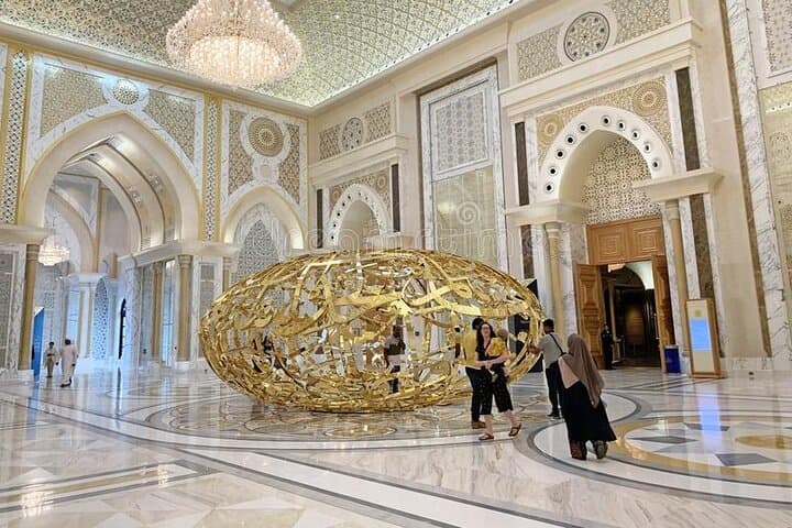 Abu Dhabi Full-Day Private SUV City Tour: Mosque, Palaces & Corniche Highlights photo 4