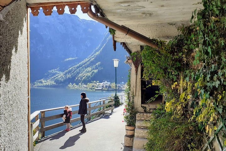 Private Deluxe Hallstatt & Salzburg Lake District Tour from Munich photo 4