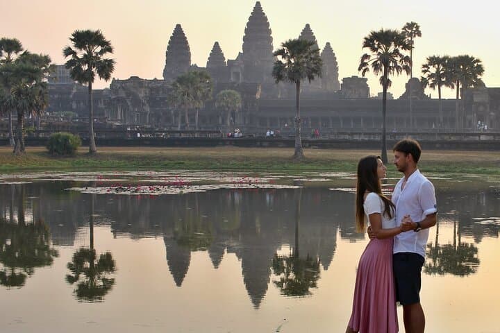 Full Day Angkor Discovery Tour: Angkor Wat, Bayon & Ta Prohm photo 2