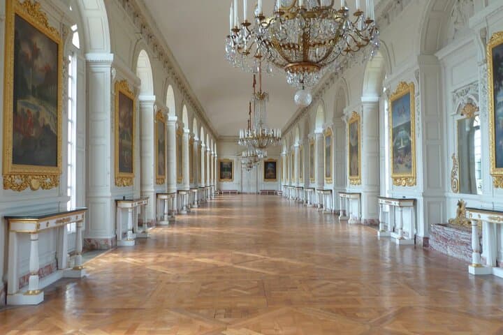 Private Paris Tour: Versailles & Professional Photoshoot (7 Hours) photo 4