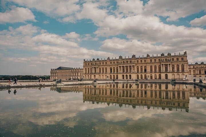 Private Vintage Car Tour From Paris to Versailles — 8-Hour Chauffeured City Highlights photo 6