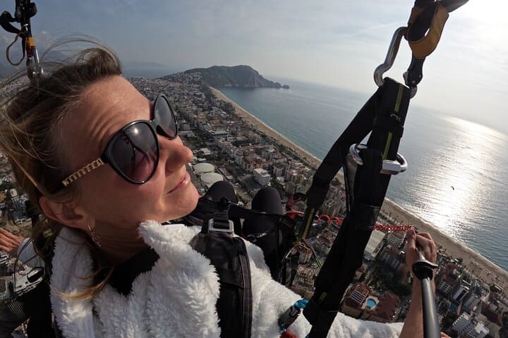 Tandem Paragliding Alanya: 700m Flight Over Cleopatra Beach photo 2
