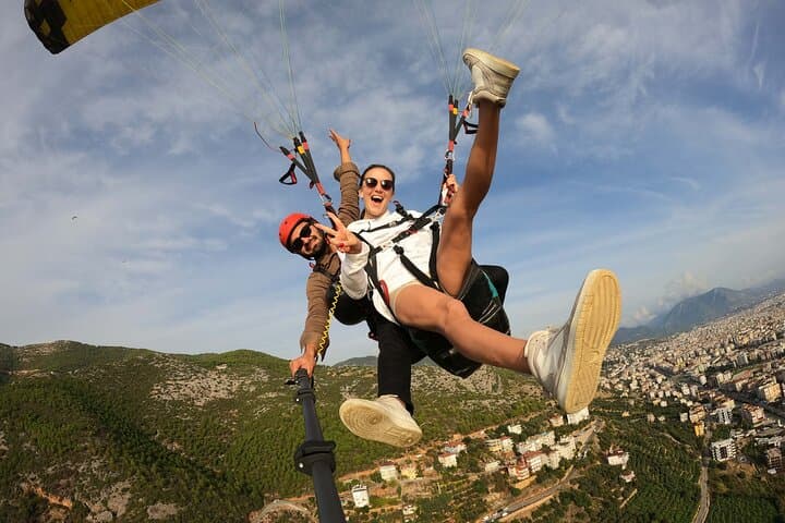 Tandem Paragliding Alanya: 700m Flight Over Cleopatra Beach photo 4