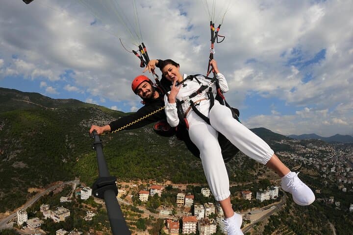 Tandem Paragliding Alanya: 700m Flight Over Cleopatra Beach photo 5