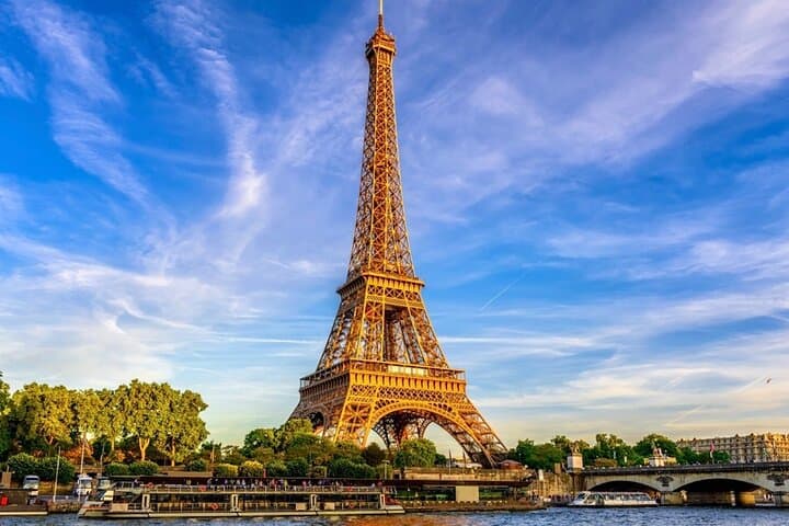 See Paris in a Vintage Citroën DS: 3-Hour Private Open-Top City Tour photo 2