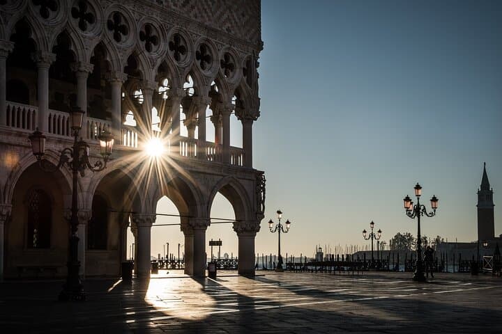 Private Transfer Milan to Venice with 2-Hour Stop in Verona photo 3