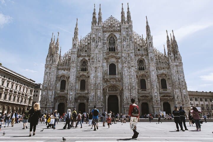 Turin to Milan Private Transfer with 2-Hour Stop in Vercelli photo 3