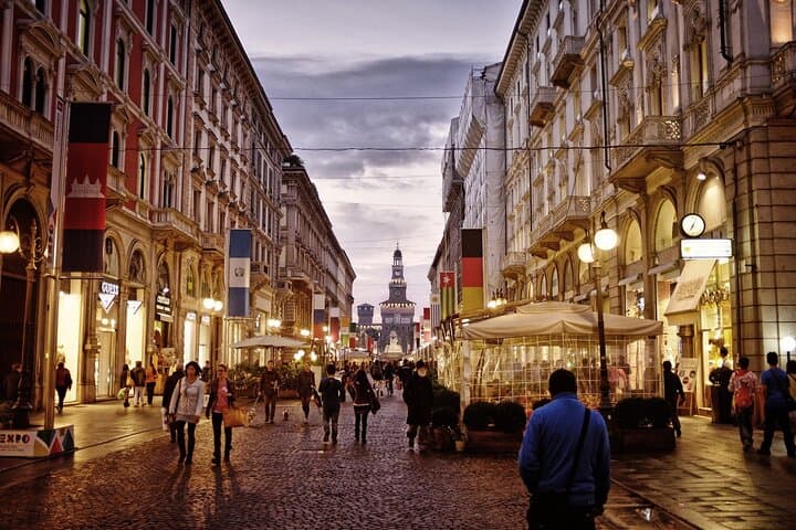 Parma to Milan Private Transfer with 2-Hour Piacenza Stop: Historic Palaces & River Views photo 5