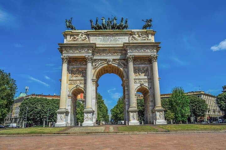 Parma to Milan Private Transfer with 2-Hour Piacenza Stop: Historic Palaces & River Views photo 4