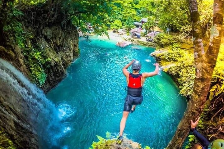 Private Kawasan Falls Canyoneering with Lunch — Cebu Cliff-Jump Adventure photo 2