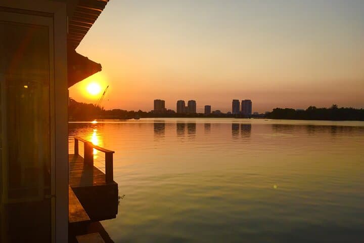 Saigon Sunset Speedboat: VIP Cocktail Cruise on the Saigon River photo 4