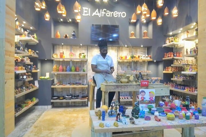 Bella Mare Punta Cana: Guided Cigar, Rum, Chocolate & Souvenir Tour photo 3